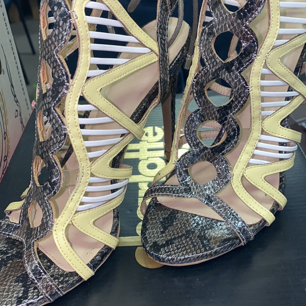 Charlotte Russe Heels size 8 - Picture 2 of 8